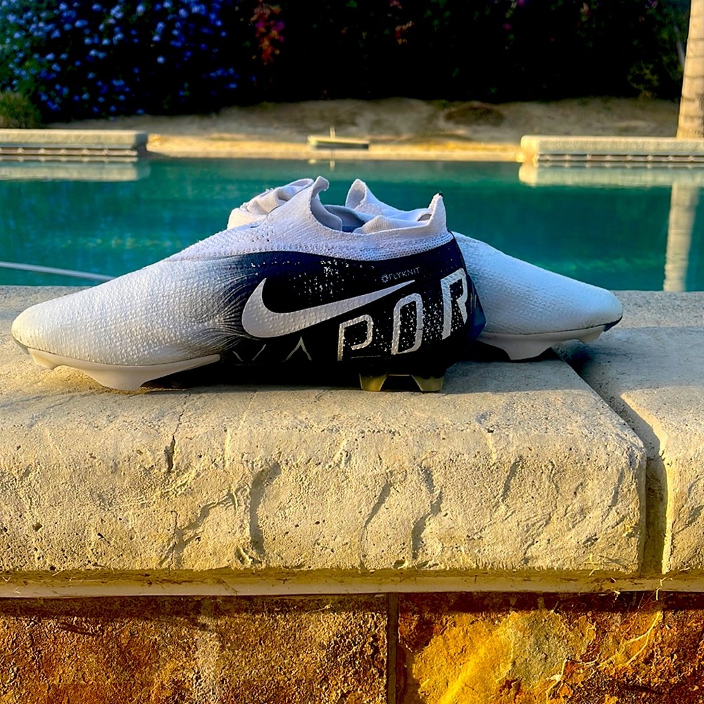 Nike vapor football cleats size 7